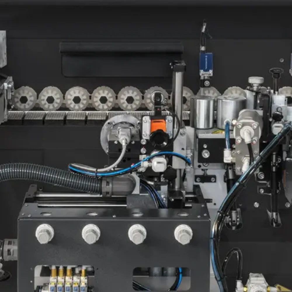 Maksiwa CBC.PCR Platinum edgebander with touchscreen control and corner rounding